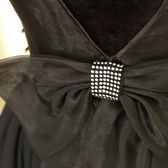 Black 1970s-style sheer bowed cocktail dress - Picture 2 of 7